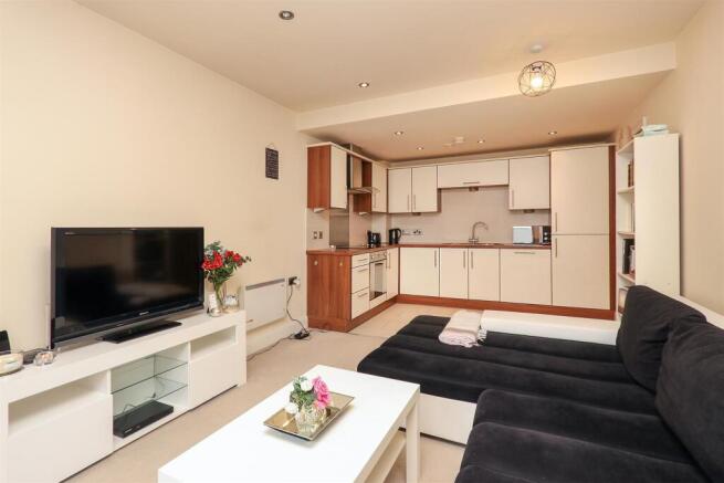 Living Kitchen2.jpg