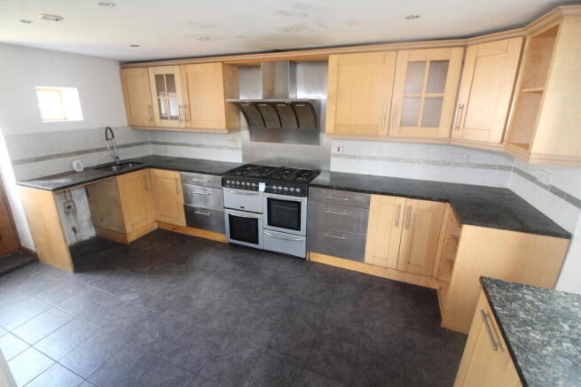 Kitchen T202608201027.jpg