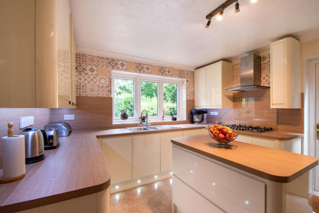 8477481-interior24-800