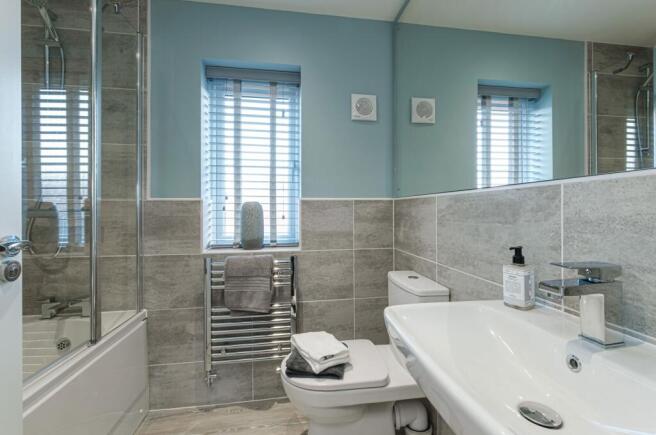 4 bed Detached for sale Image 10
