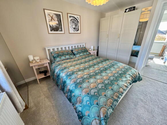 3 bed Semi-Detached for sale Image 10