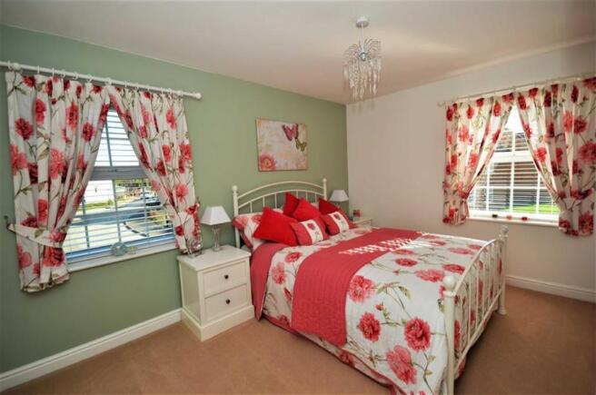 BEDROOM 2