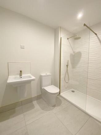 2 bed Flat for sale Image 6