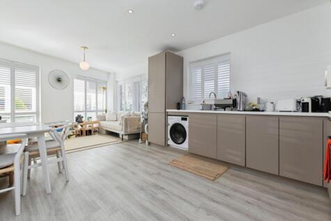Ferndale Crescent, Carshalton, SM5