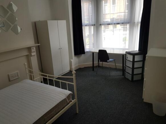 59 Bedroom 1.jpg