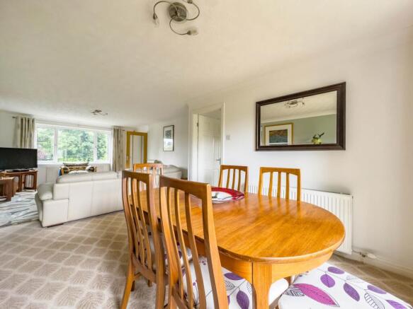4 bed Detached for sale Image 6