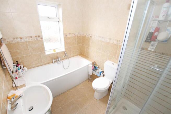 FIRST FLOOR FULLY TILED FOUR PIECE BATHROOM