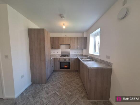 3 bed Semi-Detached for sale Image 3