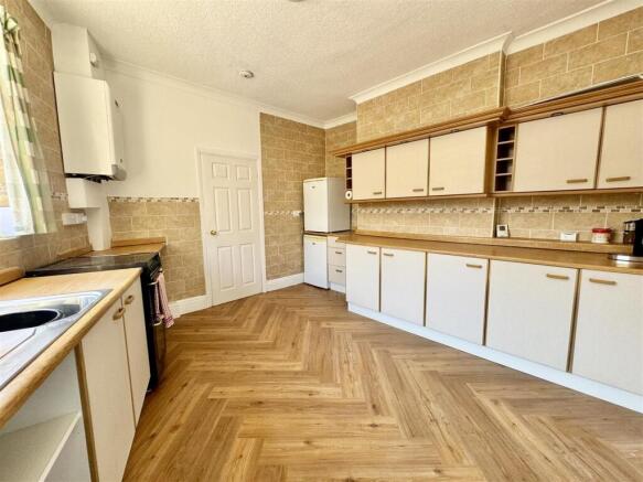 2 bed End of Terrace to rent Image 11