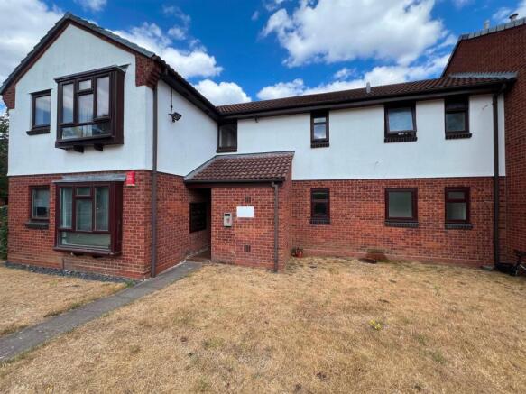 Studio flat on Littlecote Drive, Erdington, £82,500