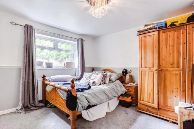 6 bed Semi-Detached for sale Image 9
