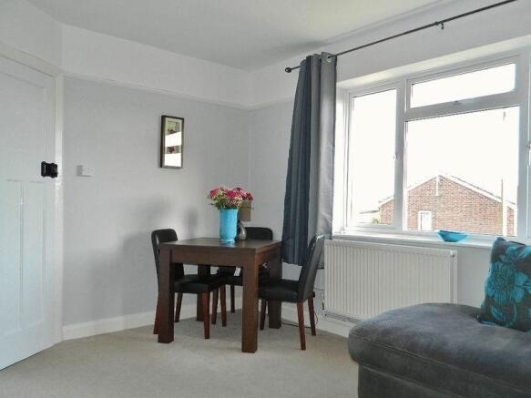 Lounge / Dining Area
