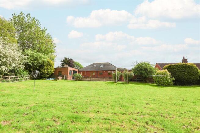 4 bed Detached for sale Image 8