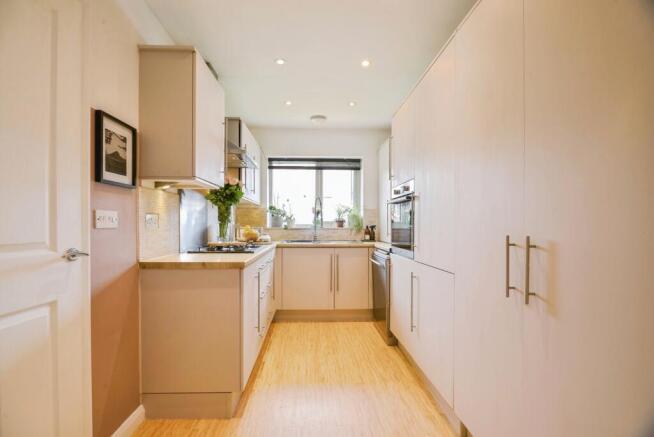 3 bed Semi-Detached for sale Image 5