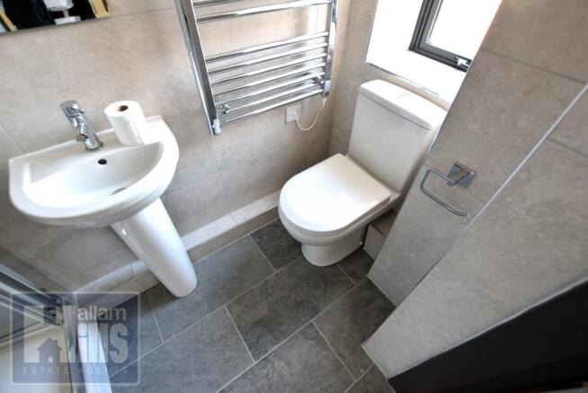 2 bed Apartment to rent Image 7