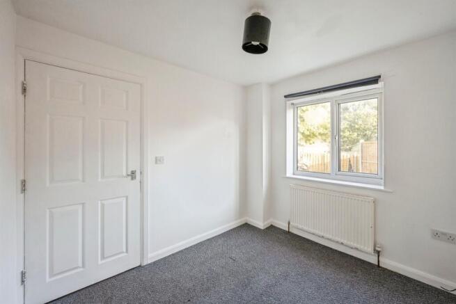 4 bed Town House for sale Image 8