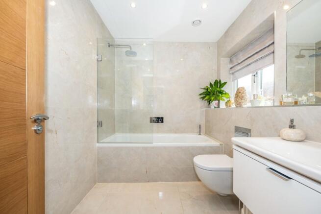 Master En-Suite