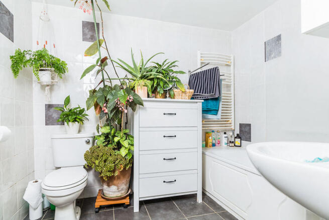G. Floor Bathroom