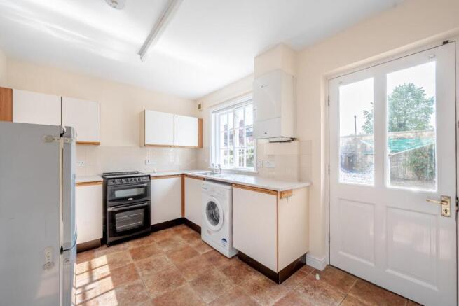 2 bed Terraced to rent Image 4