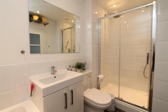 Bathroom.JPG