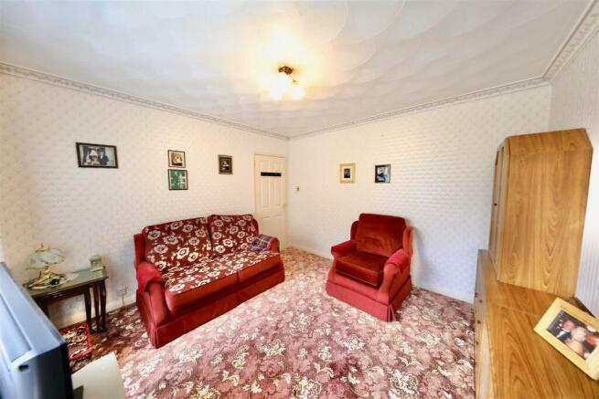 2 bed Semi-Detached Bungalow for sale Image 6