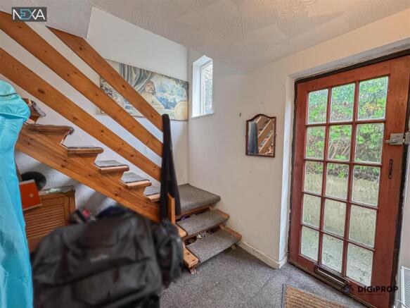 hallway1.jpg