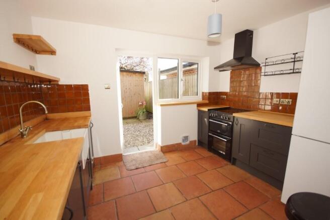 3 Laggots Close - Kitchen.jpg