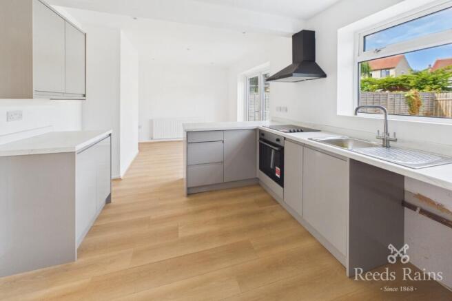 3 bed Semi-Detached for sale Image 7