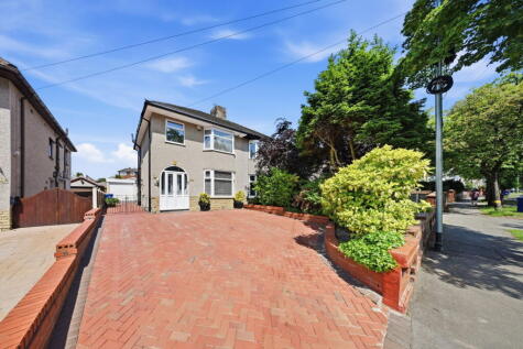 Casterton Avenue, Burnley, BB10 2PF