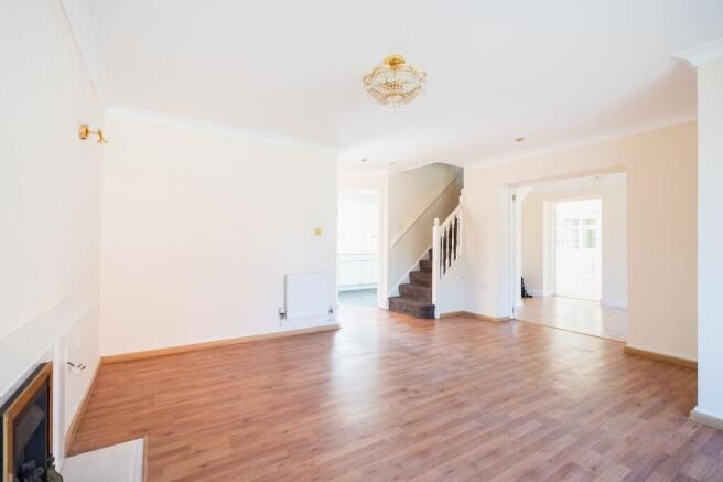 6 bed Detached for sale Image 9