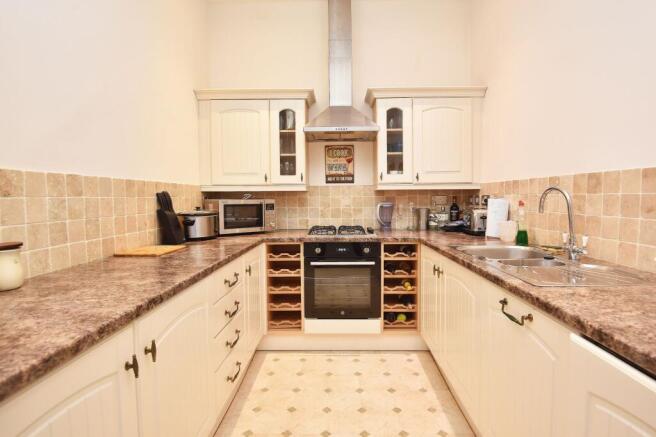 2 bed Flat for sale Image 11