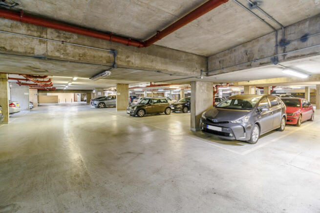 8407712-interior12.JPG