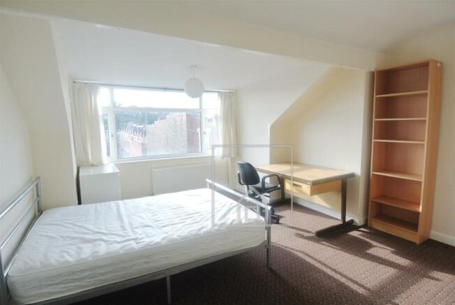 3 bed House to rent Image 4