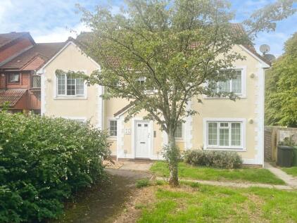Royal Close, Basingstoke, Hampshire, RG22
