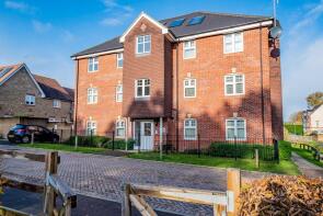Flat 4, 25, Gomer Road, Bagshot GU19 5DW