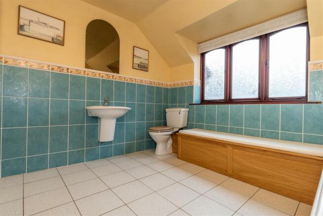 bathroom 1a