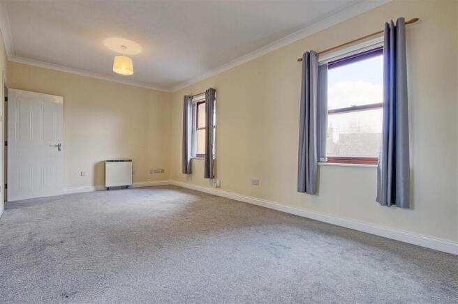 Living area 2.jpg