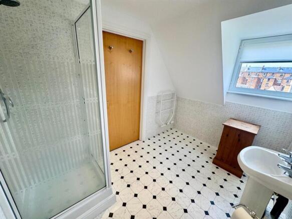 2 bed Flat for sale Image 12