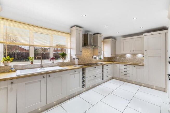 2 Oakwood Glade (Holbeach)-18