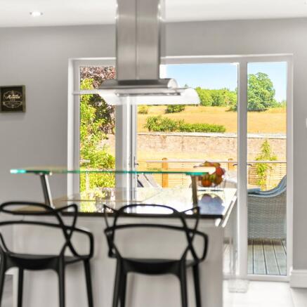 4 bed Detached for sale Image 7
