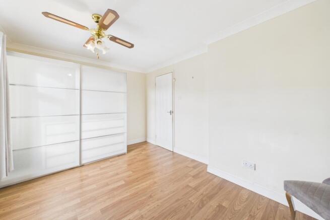 3 bed Semi-Detached to rent Image 11