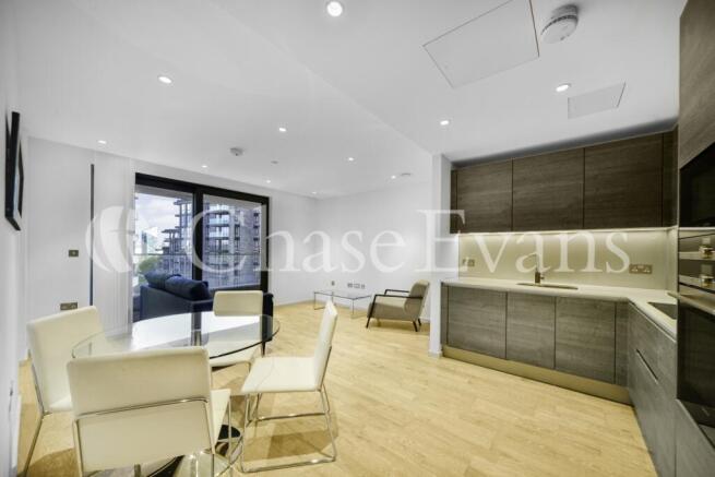 Onyx Apartments, Cam