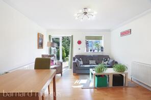 33c, Fownes Street, London SW11 2TJ