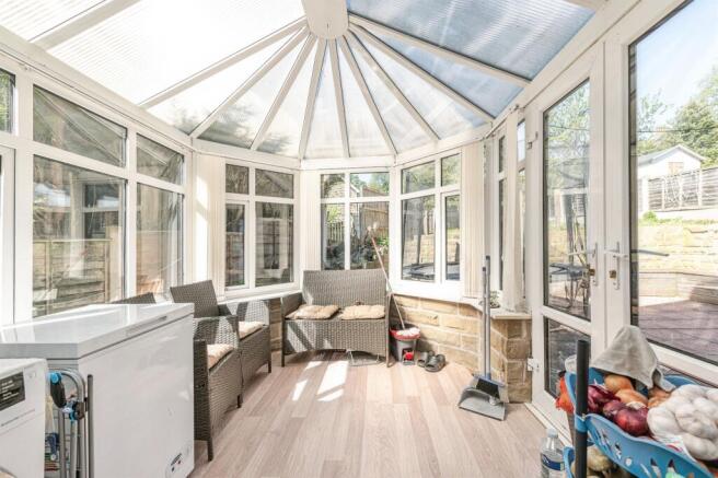 4 bed Detached for sale Image 4