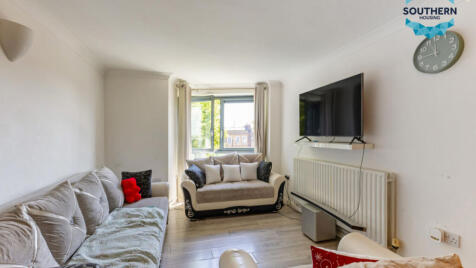 Lewis Gardens, Hackney, London, N16 5PF