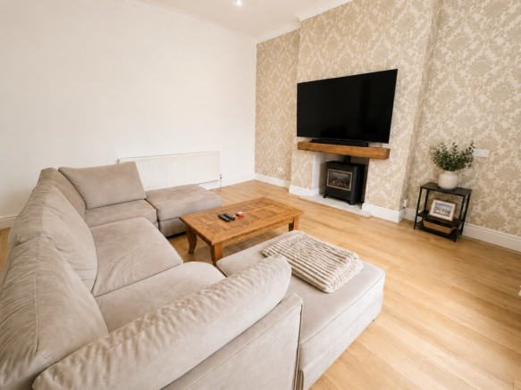 3 bed Semi-Detached for sale Image 4