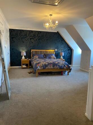 Top floor bedroom.JPG