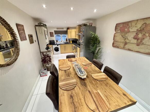 Open Plan Kitchen and Dining Room