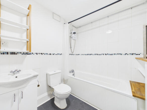 Studio to rent Image 9
