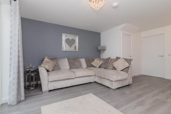 6 Mill of cart way, Linwood PA5 8FH L-1